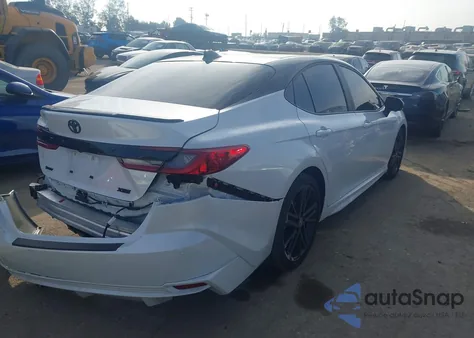 2025 Toyota Camry Xse z USA, uszkodzony, nr VIN 4T1DAACK2SU102313